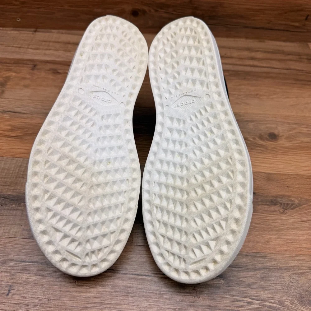 CROCS Men's size 7 Black and White Sneakers